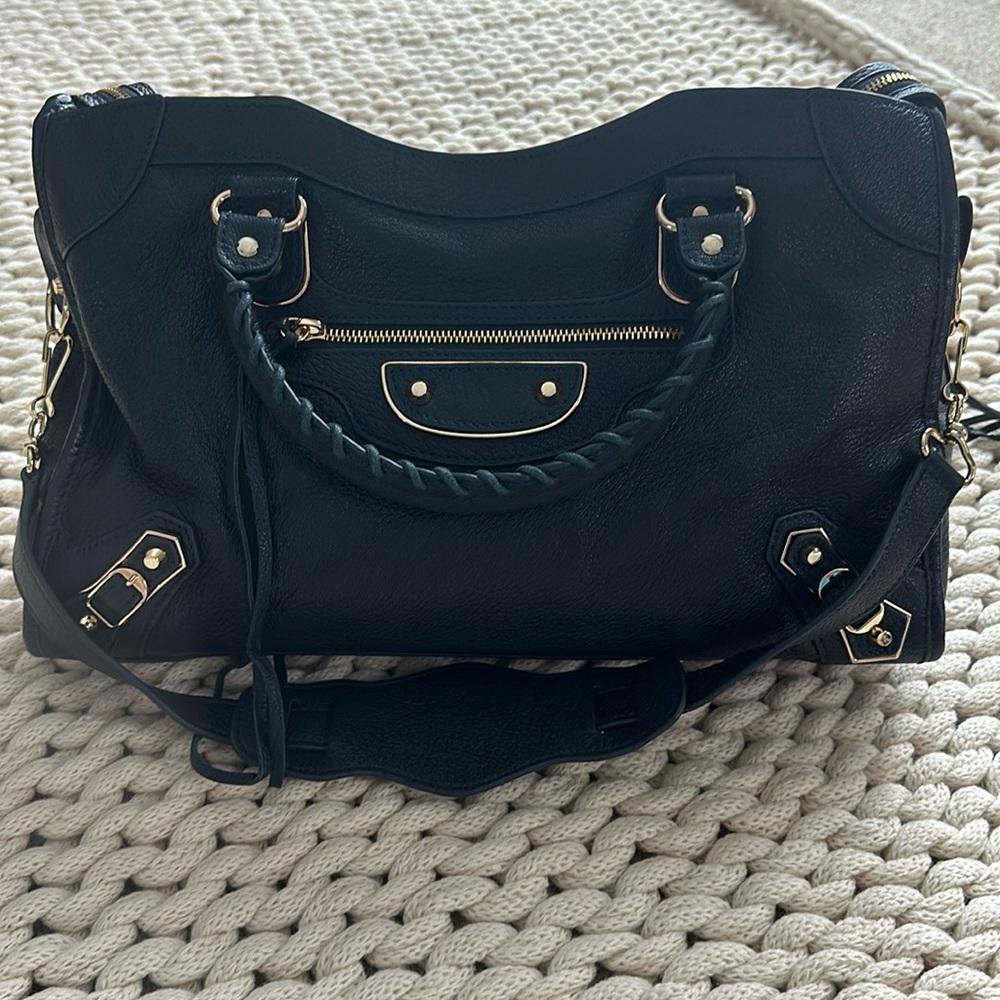 NAVY HANDBAG